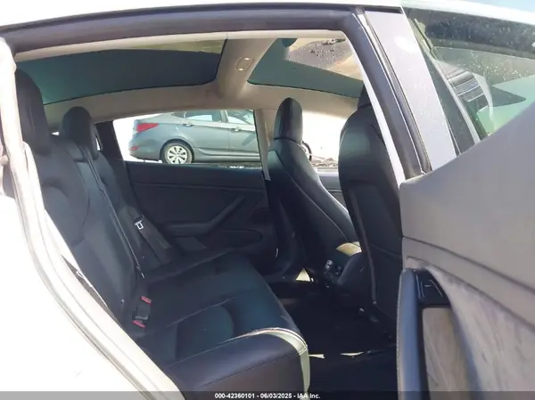 5YJ3E1EA1JF051001 2018 TESLA MODEL 3 - Image 8