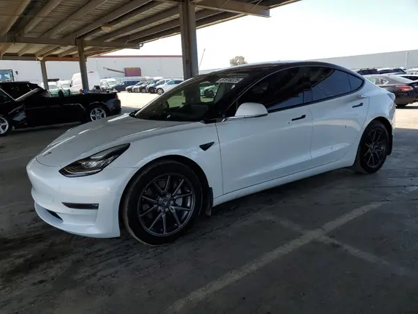 5YJ3E1EA1JF051967 2018 TESLA MODEL 3 - Image 1
