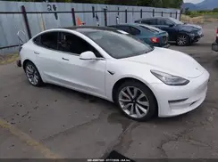 5YJ3E1EA1JF052424 2018 TESLA MODEL 3