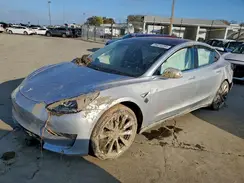 5YJ3E1EA1JF052925 2018 TESLA MODEL 3