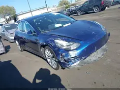 5YJ3E1EA1JF053010 2018 TESLA MODEL 3