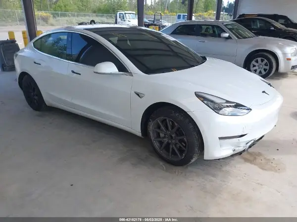 5YJ3E1EA1JF053895 2018 TESLA MODEL 3 - Image 1
