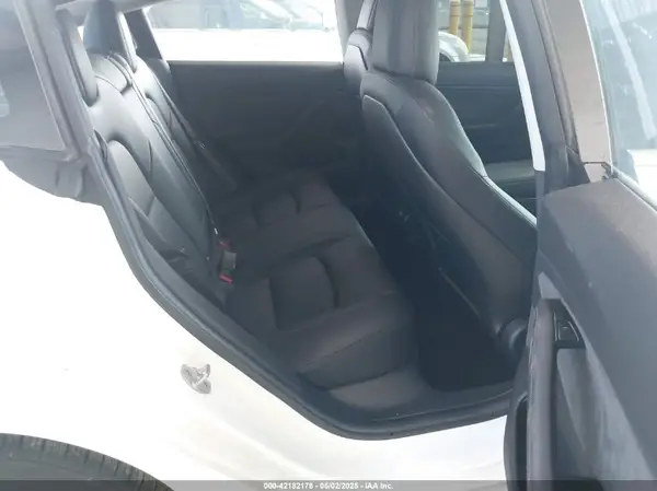 5YJ3E1EA1JF053895 2018 TESLA MODEL 3 - Image 8