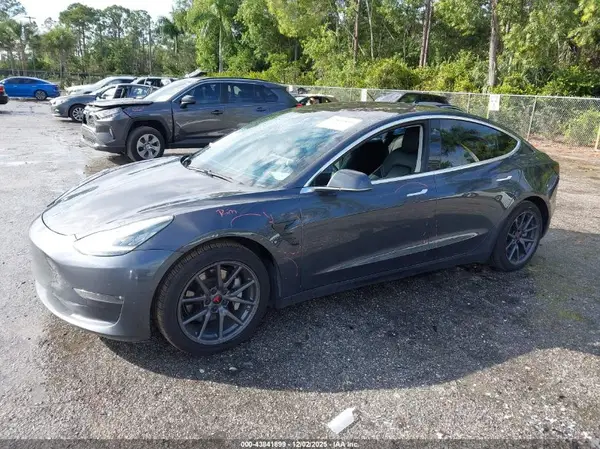 5YJ3E1EA1JF057994 2018 TESLA MODEL 3 - Image 2