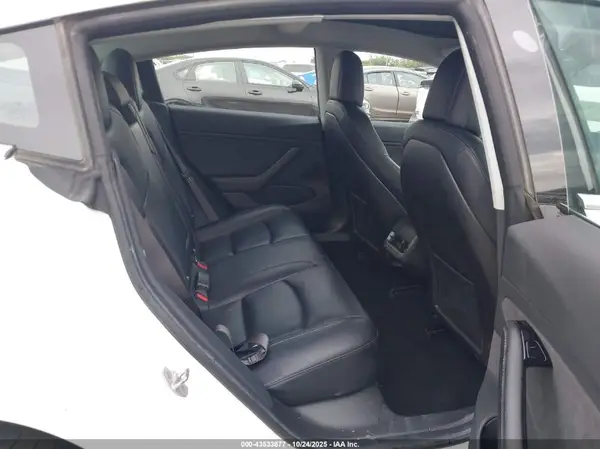 5YJ3E1EA1JF059700 2018 TESLA MODEL 3 - Image 8