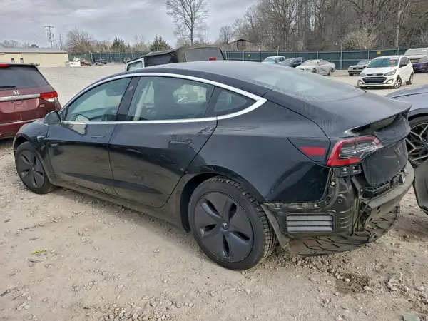5YJ3E1EA1JF075590 2018 TESLA MODEL 3 - Image 2