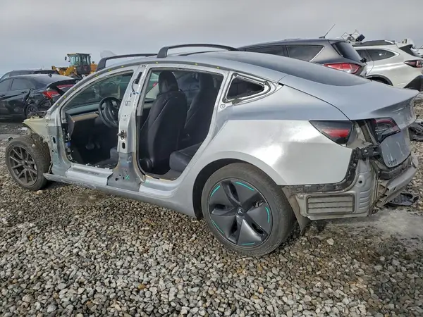5YJ3E1EA1JF095368 2018 TESLA MODEL 3 - Image 2