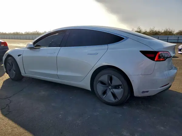 5YJ3E1EA1JF106658 2018 TESLA MODEL 3 - Image 2