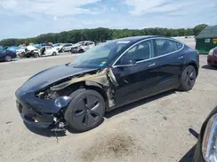 5YJ3E1EA1JF152734 2018 TESLA MODEL 3