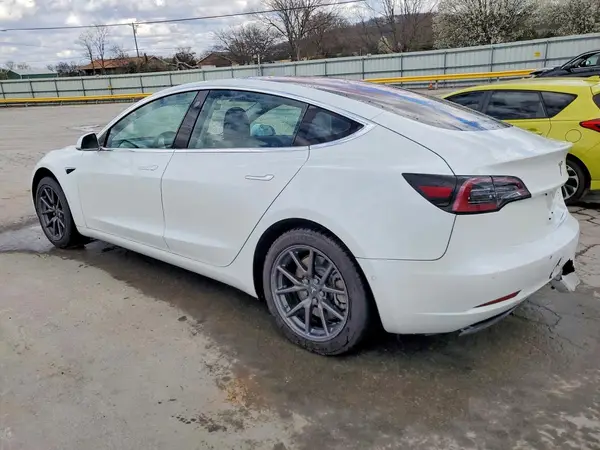 5YJ3E1EA1JF153219 2018 TESLA MODEL 3 - Image 2