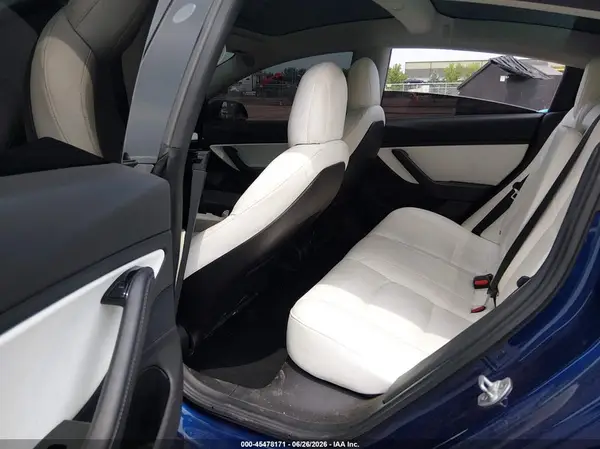 5YJ3E1EA1JF155388 2018 TESLA MODEL 3 - Image 8