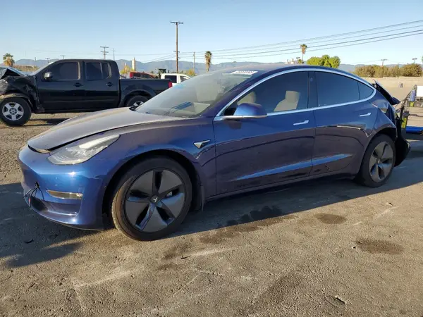 5YJ3E1EA1JF155696 2018 TESLA MODEL 3 - Image 1