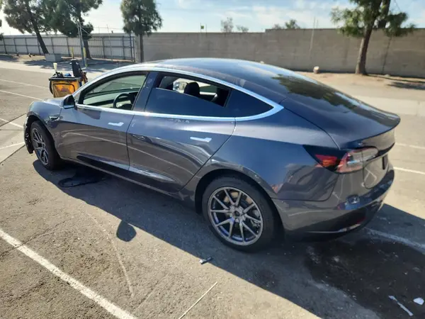 5YJ3E1EA1JF158422 2018 TESLA MODEL 3 - Image 2