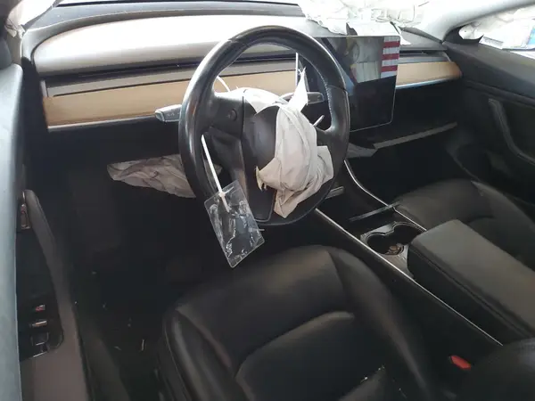 5YJ3E1EA1JF164639 2018 TESLA MODEL 3 - Image 8
