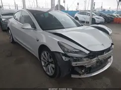 5YJ3E1EA1JF164818 2018 TESLA MODEL 3