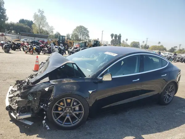 5YJ3E1EA1JF172420 2018 TESLA MODEL 3