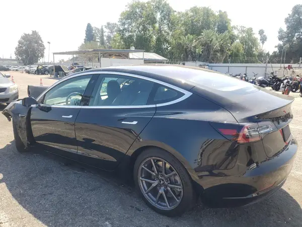 5YJ3E1EA1JF172420 2018 TESLA MODEL 3 - Image 2