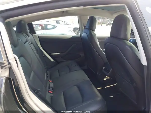 5YJ3E1EA1JF173633 2018 TESLA MODEL 3 - Image 8