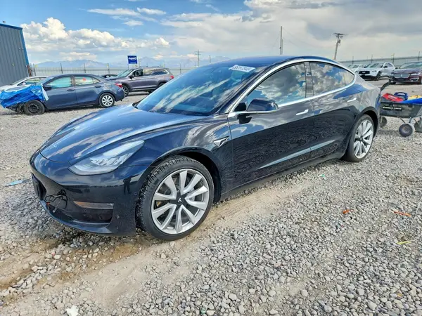 5YJ3E1EA1JF176435 2018 TESLA MODEL 3 - Image 1