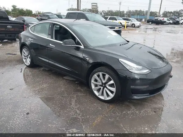 5YJ3E1EA1KF191082 2019 TESLA MODEL 3 - Image 1