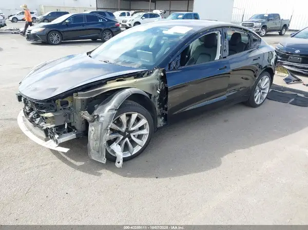 5YJ3E1EA1KF193379 2019 TESLA MODEL 3 - Image 2