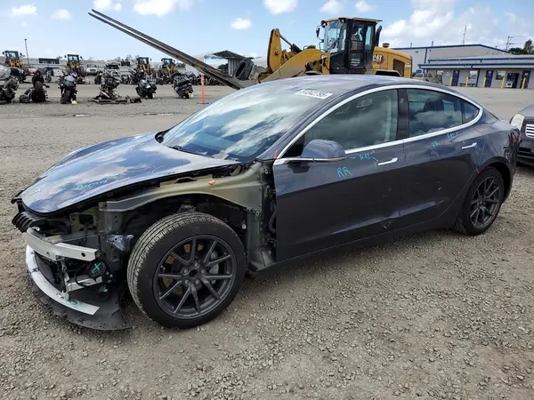 5YJ3E1EA1KF298858 2019 TESLA MODEL 3 - Image 1