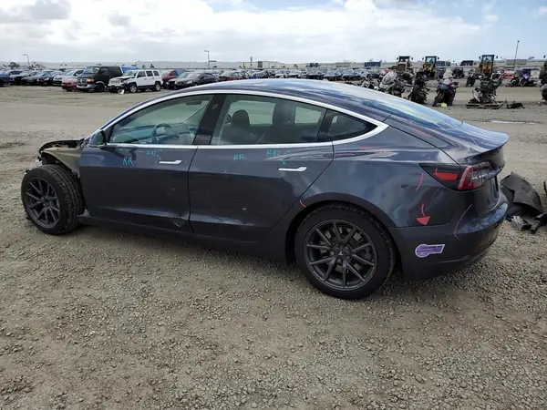 5YJ3E1EA1KF298858 2019 TESLA MODEL 3 - Image 2