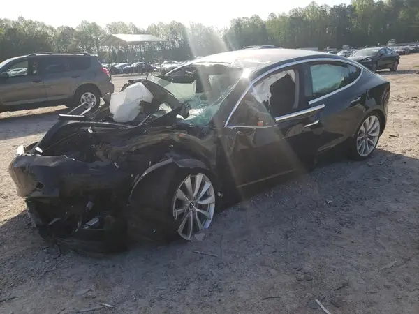 5YJ3E1EA1KF300916 2019 TESLA MODEL 3 - Image 1