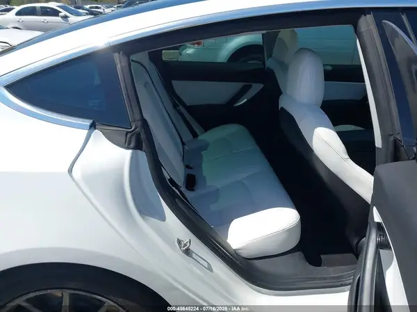 5YJ3E1EA1KF302049 2019 TESLA MODEL 3 - Image 8