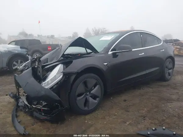 5YJ3E1EA1KF305596 2019 TESLA MODEL 3 - Image 2