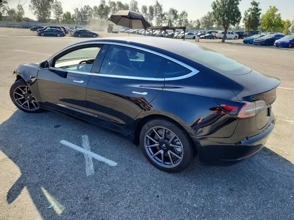 5YJ3E1EA1KF306005 2019 TESLA MODEL 3 - Image 2