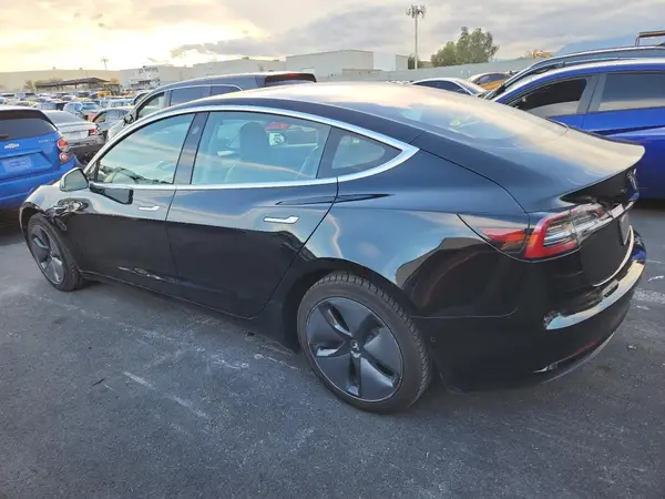 5YJ3E1EA1KF306117 2019 TESLA MODEL 3 - Image 2