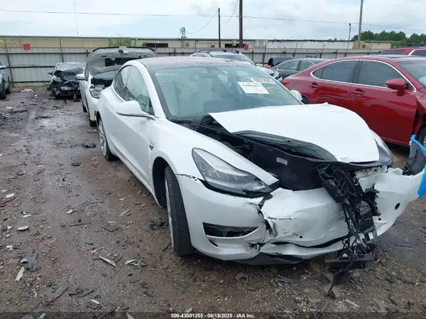 5YJ3E1EA1KF315142 2019 TESLA MODEL 3 - Image 1