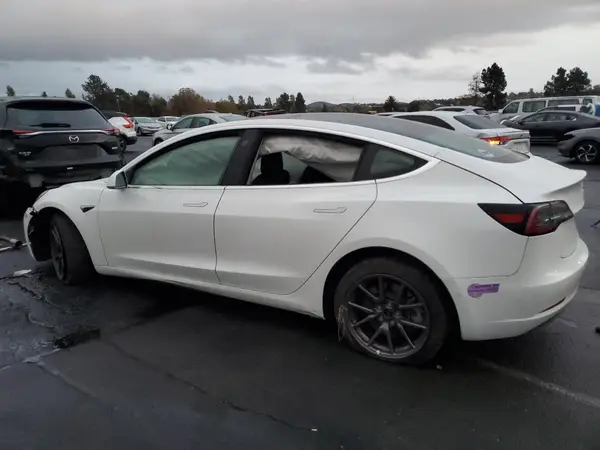 5YJ3E1EA1KF324374 2019 TESLA MODEL 3 - Image 2
