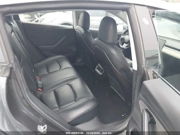 5YJ3E1EA1KF400367 2019 TESLA MODEL 3 - Image 8