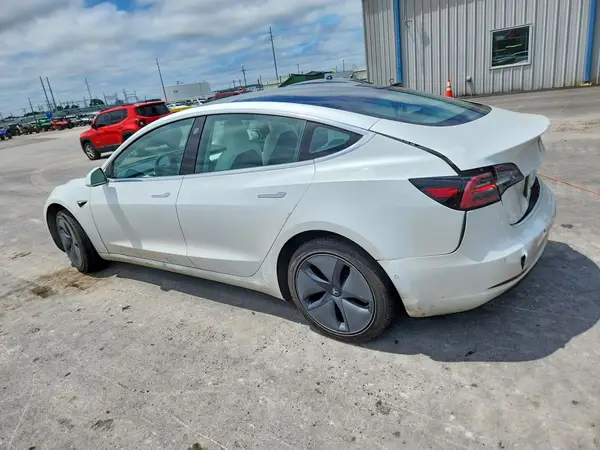 5YJ3E1EA1KF402927 2019 TESLA MODEL 3 - Image 2