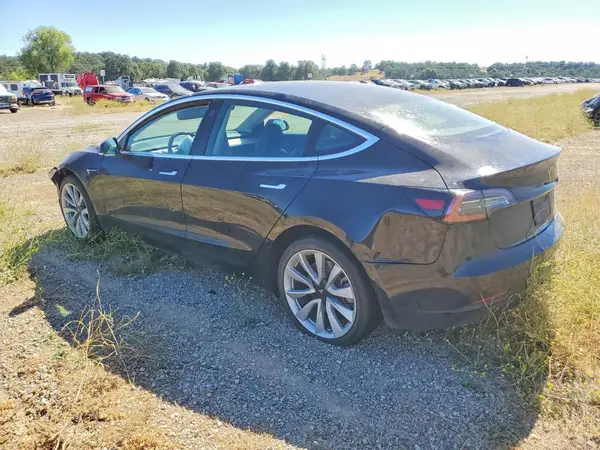 5YJ3E1EA1KF407450 2019 TESLA MODEL 3 - Image 2