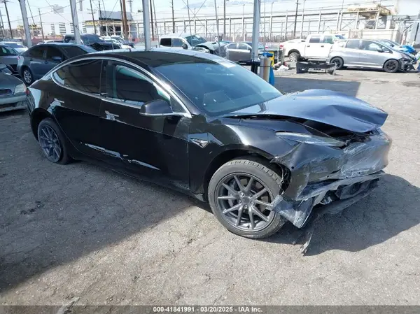 5YJ3E1EA1KF410297 2019 TESLA MODEL 3 - Image 1