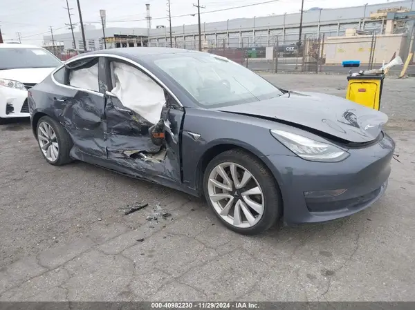 5YJ3E1EA1KF432011 2019 TESLA MODEL 3 - Image 1