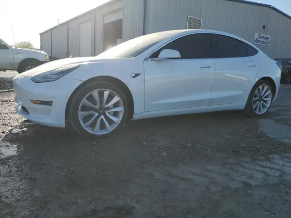 5YJ3E1EA1KF434552 2019 TESLA MODEL 3 - Image 1