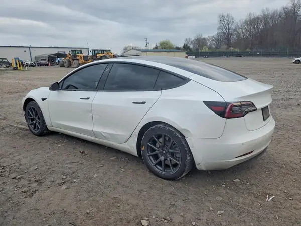 5YJ3E1EA1KF484061 2019 TESLA MODEL 3 - Image 2