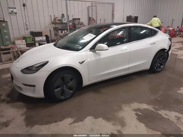 5YJ3E1EA1KF484240 2019 TESLA MODEL 3 - Image 2