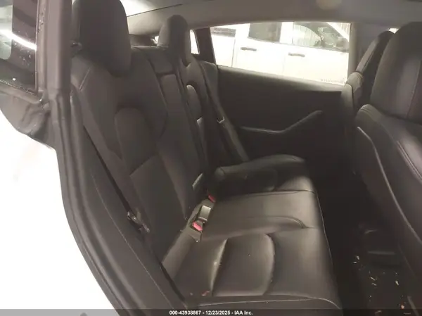 5YJ3E1EA1KF484240 2019 TESLA MODEL 3 - Image 8