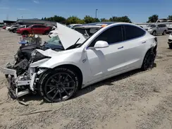 5YJ3E1EA1KF503952 2019 TESLA MODEL 3