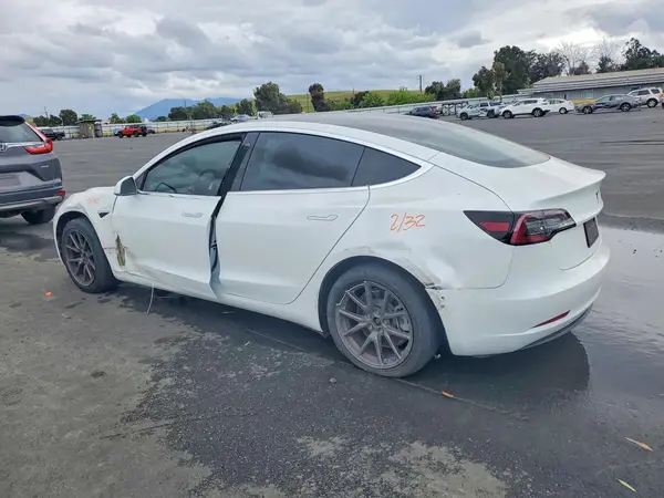5YJ3E1EA1LF597719 2020 TESLA MODEL 3 - Image 2
