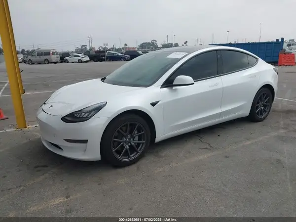 5YJ3E1EA1LF613384 2020 TESLA MODEL 3 - Image 2
