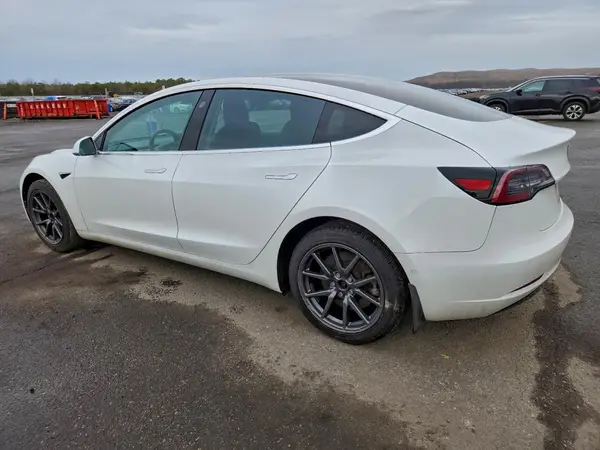 5YJ3E1EA1LF613644 2020 TESLA MODEL 3 - Image 2