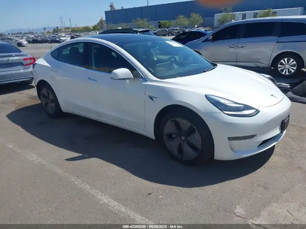 5YJ3E1EA1LF630041 2020 TESLA MODEL 3 - Image 1