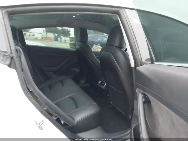 5YJ3E1EA1LF632632 2020 TESLA MODEL 3 - Image 8