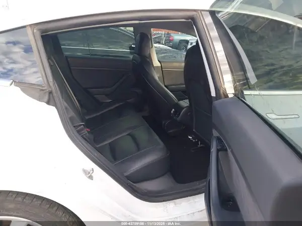5YJ3E1EA1LF645476 2020 TESLA MODEL 3 - Image 8